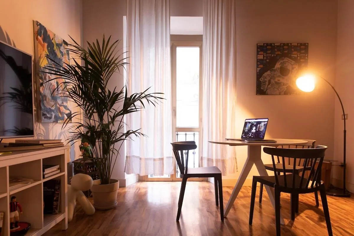 Live Milan In Style Elegant Apartment Near Duomo